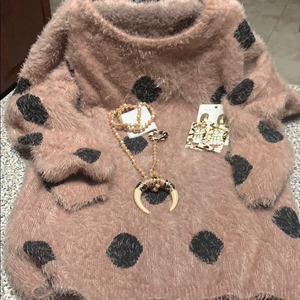 Trendy polka dot sweaters